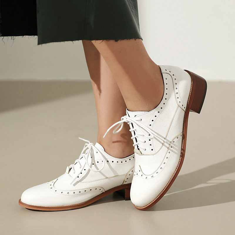 ブローグオックスフォードシューズ レディース レースアップ  - Oxford Brogue Leather のレビューと価格