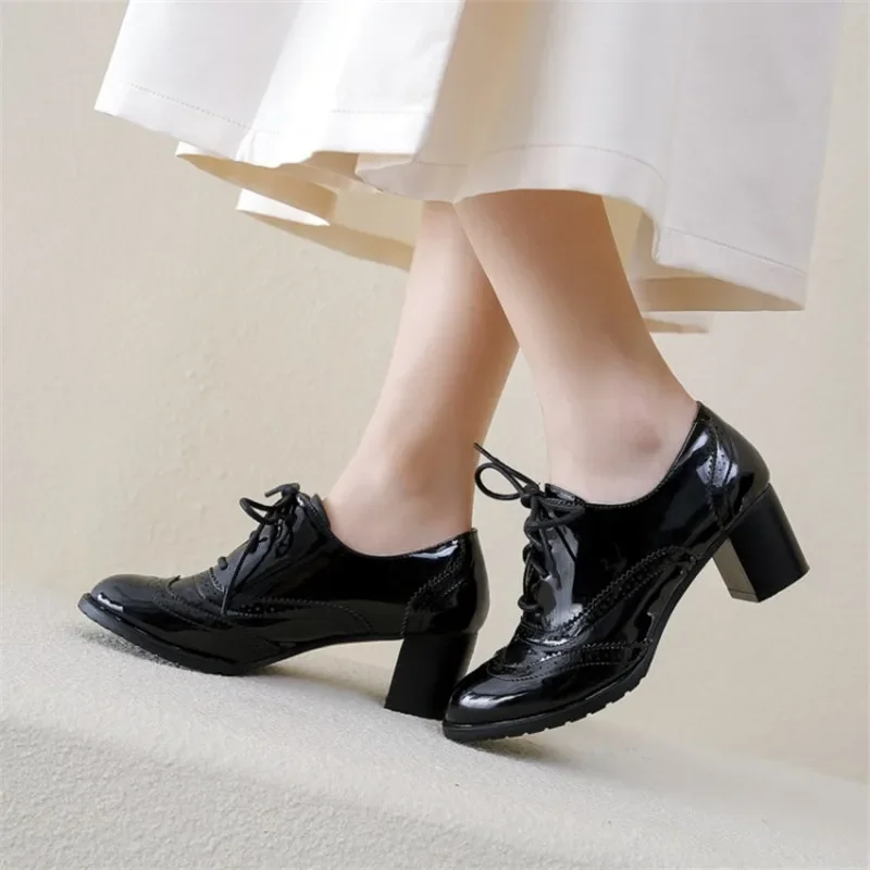 女性用パテントレザーハイブロックヒール、パーティードレス用パ - Oxford Brogue Leather のレビューと価格