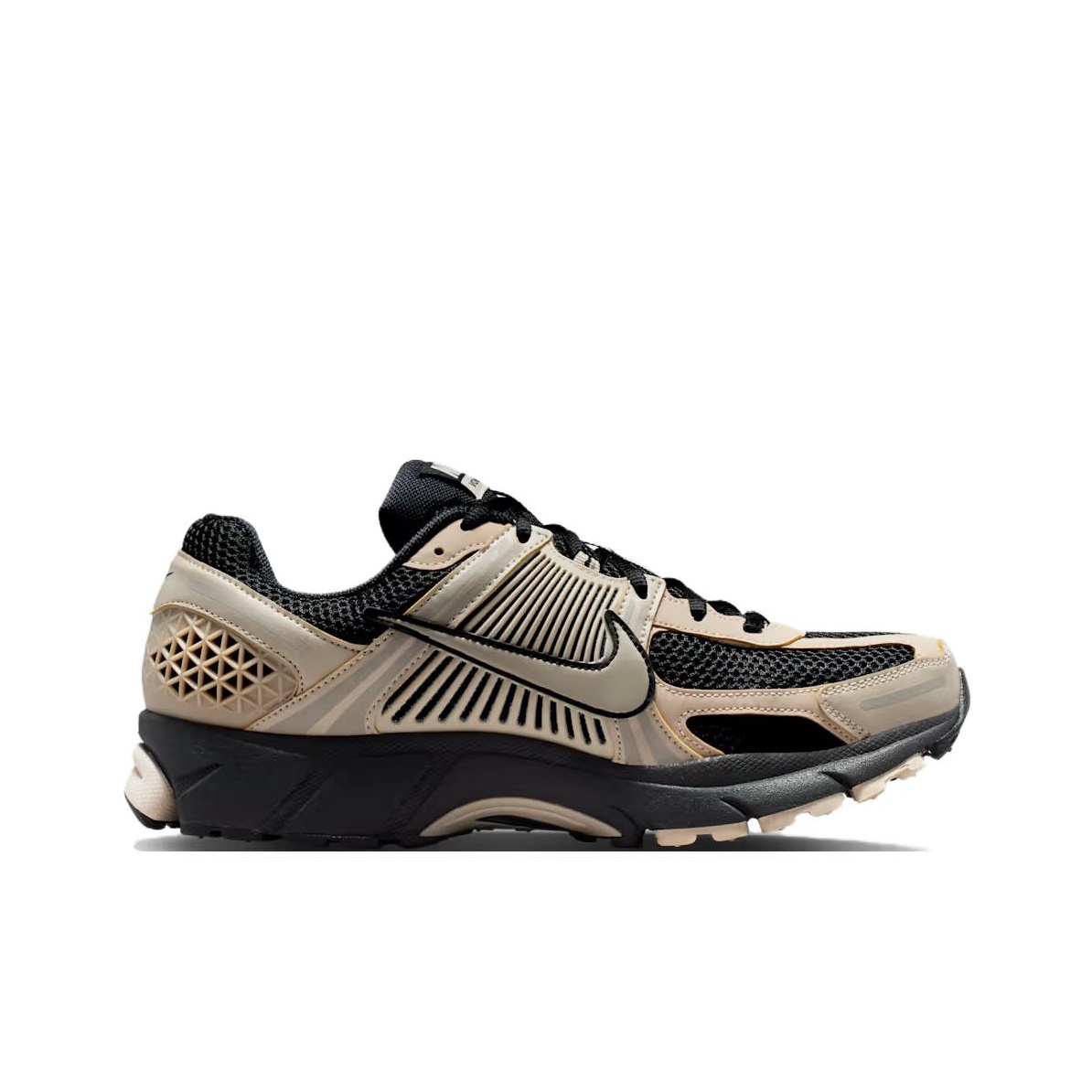 ナイキ ズーム ボメロ 5 トレイル ランニング シューズ  - Men Shoes Nike のレビューと価格