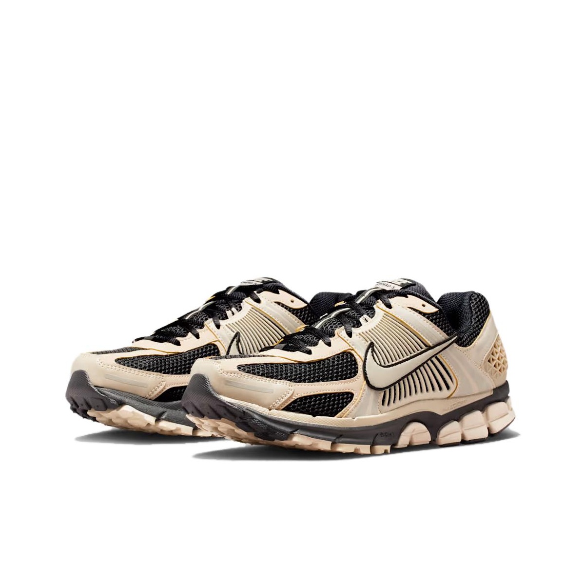 ナイキ ズーム ボメロ 5 トレイル ランニング シューズ  - Men Shoes Nike のレビューと価格